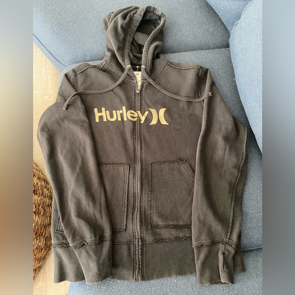 Vintage Hurley Zip up hoodie. Size L. Pockets. Black. Great condition.